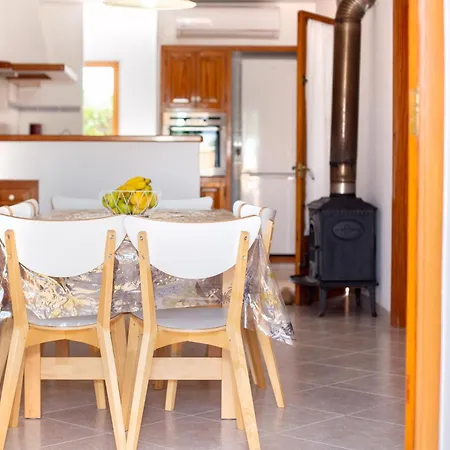 Vivienda Con Piscina En