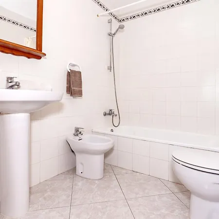 Vivienda Con Piscina En 度假居 *